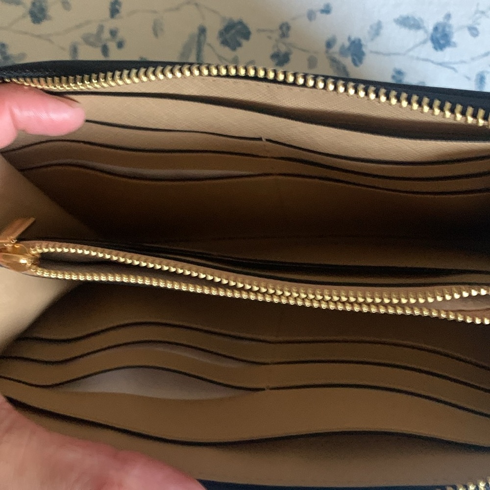 Kate Spade
New York
Staci Continental
Wallet - Picture 6 of 8